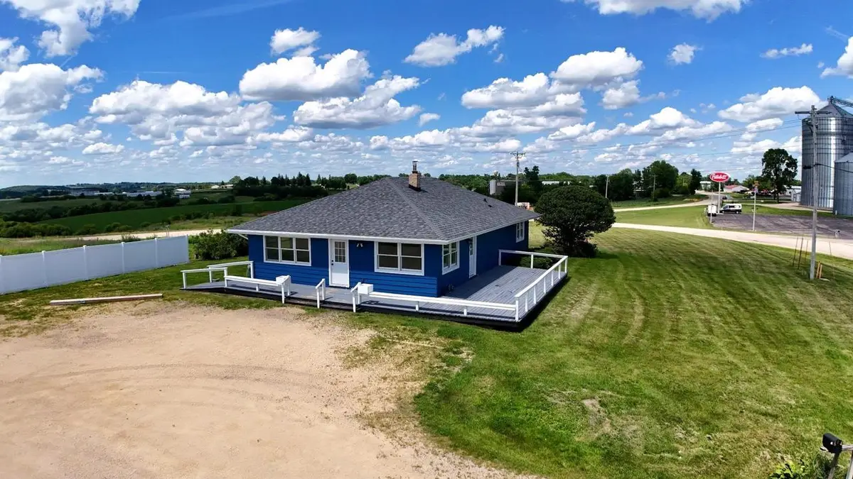 674 County Road O Road, Mineral Point, WI 53565 - #1