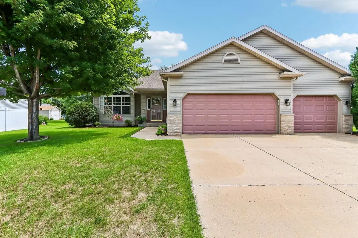 808 Hanksfield Place, Prairie Du Sac, WI 53578 - #1