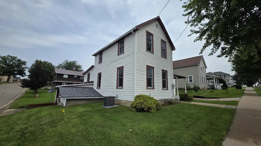 245 W Walnut Street, Lancaster, WI 53813 - #3