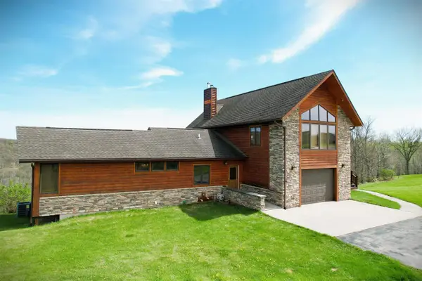 29001 Skyview Lane, Wauzeka, WI 53826