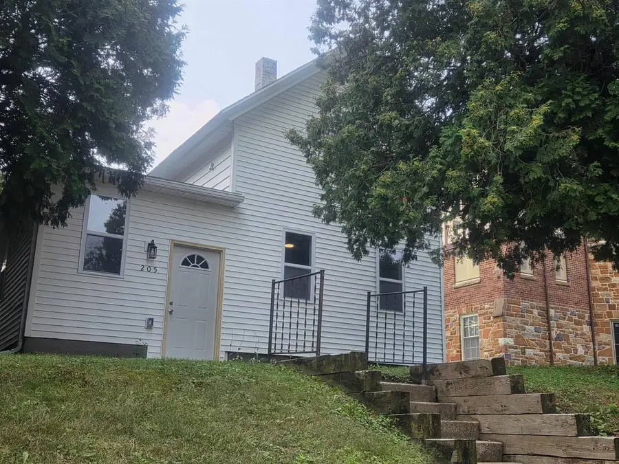 205 W Broadway Street, Rock Springs, WI 53961 - #2