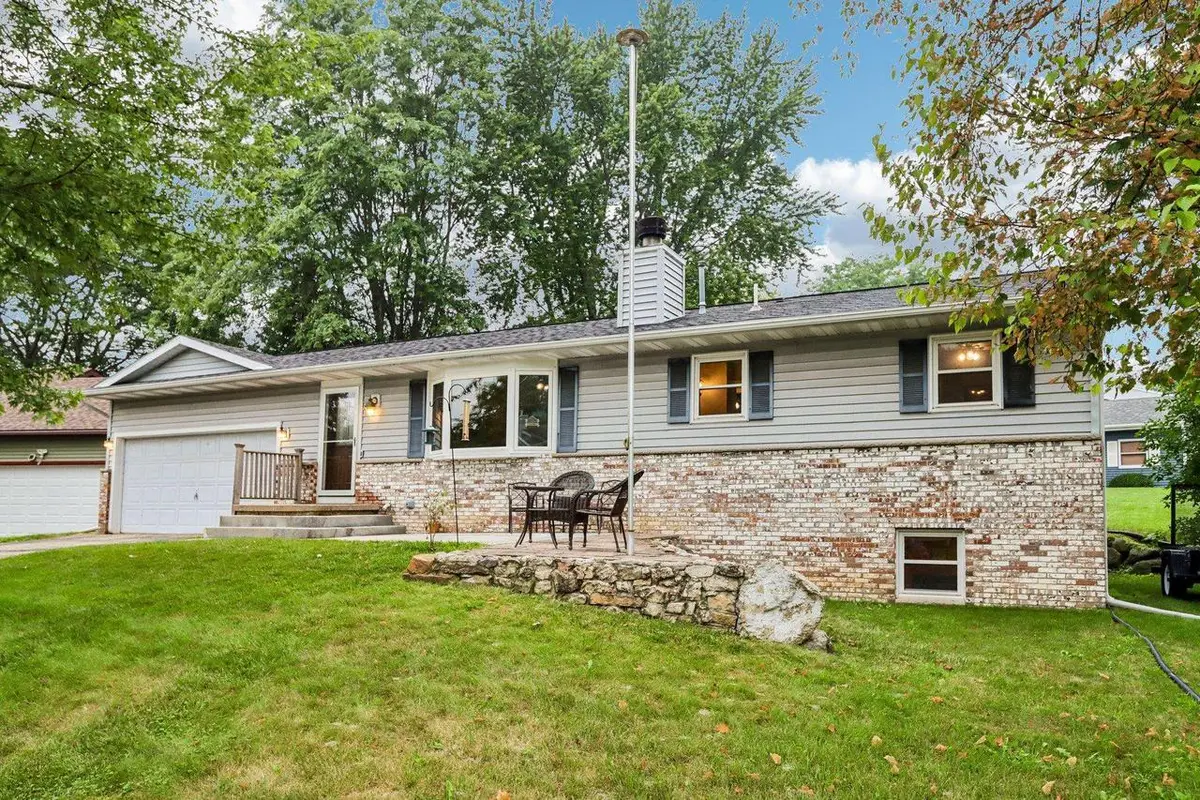 900 Olympic Street, Sun Prairie, WI 53590 - #1