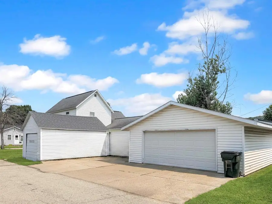 514 E Iowa Street, Prairie Du Chien, WI 53821 - #2