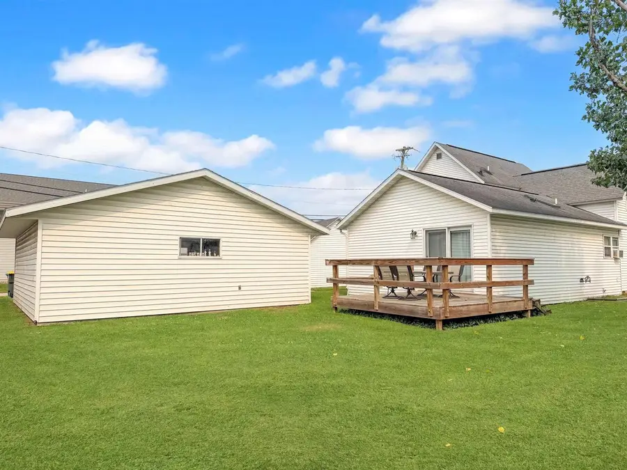 514 E Iowa Street, Prairie Du Chien, WI 53821 - #3