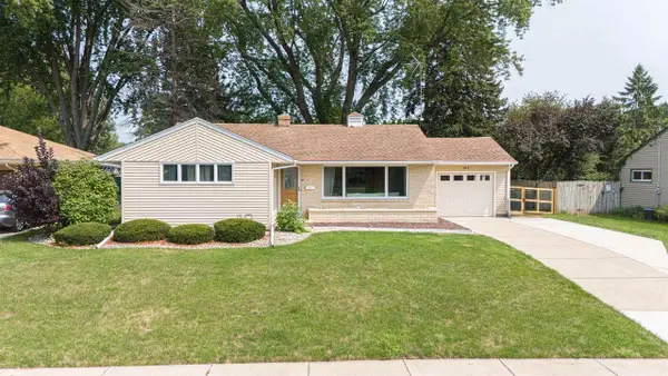816 N Randall Avenue, Janesville, WI 53545
