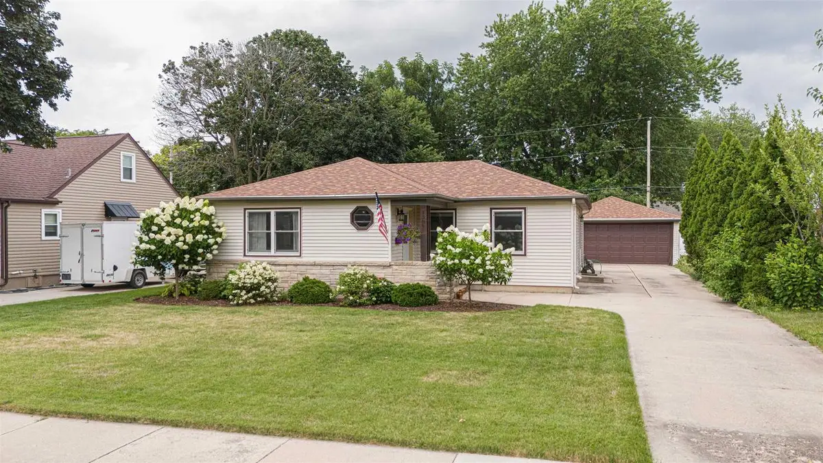 1309 Hawthorne Avenue, Janesville, WI 53545 - #1