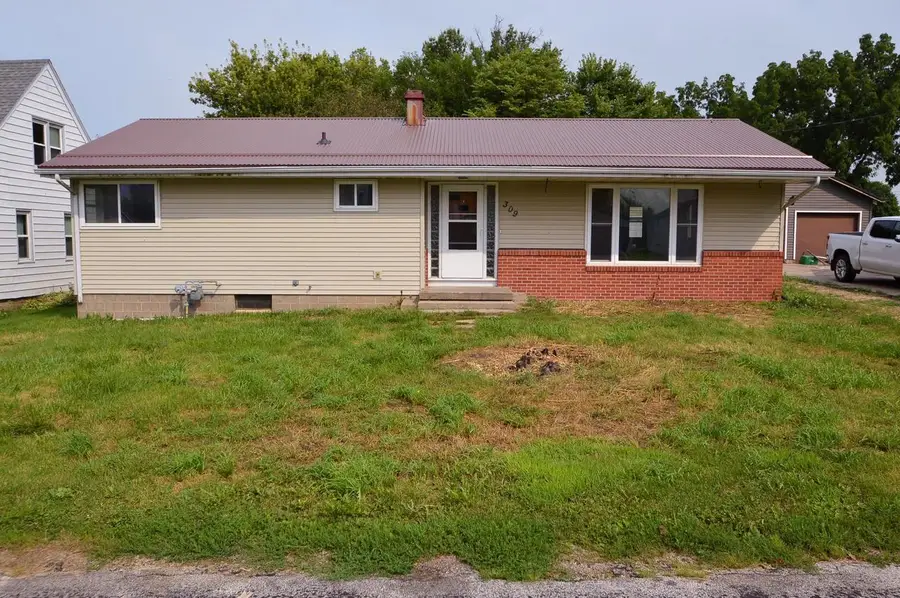 309 E Niagara Street, Garnavillo, IA 52049 - #2