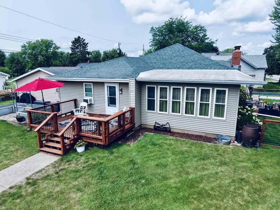 511 E Wells Street, Prairie Du Chien, WI 53821 - #2