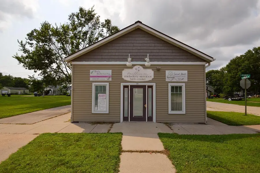 1201 S Beaumont Road, Prairie Du Chien, WI 53821 - #2