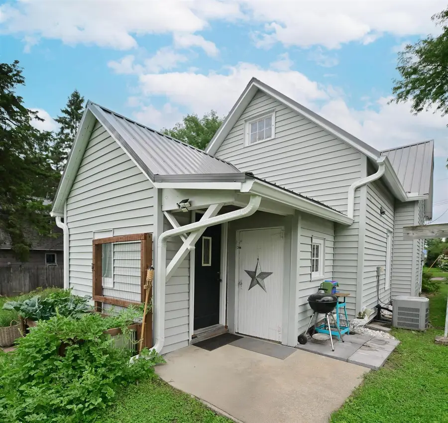 604 Grove Street, Baraboo, WI 53913 - #2