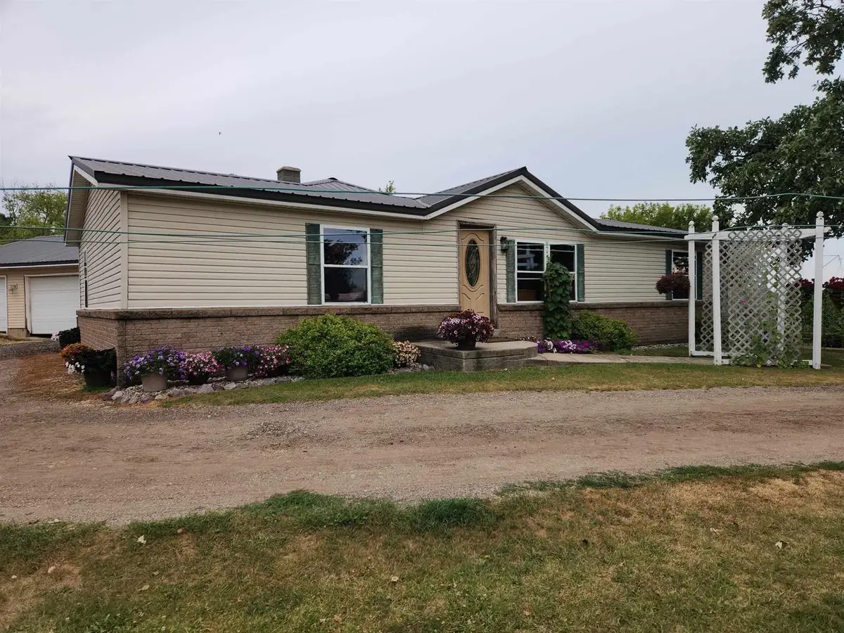 W5468 Military Road, Pardeeville, WI 53954 - #1