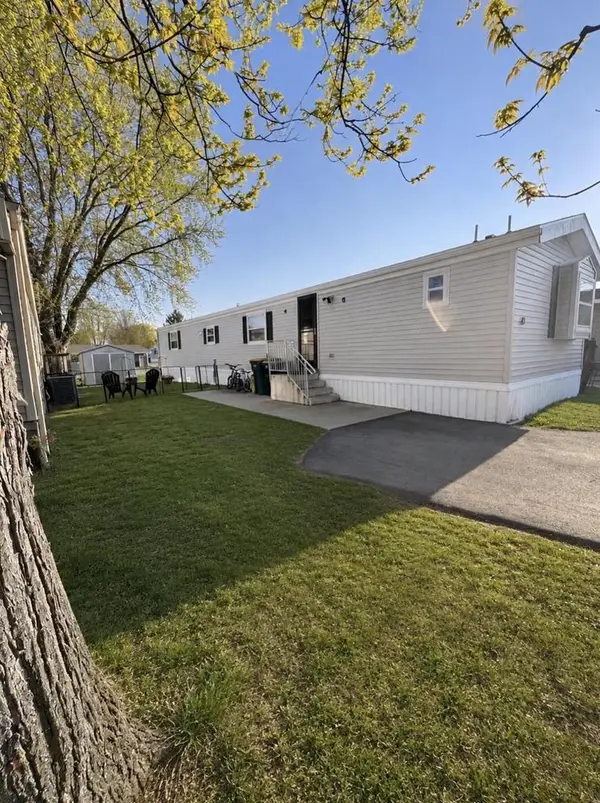 N168W21700 Main Street #40, Jackson, WI 53037