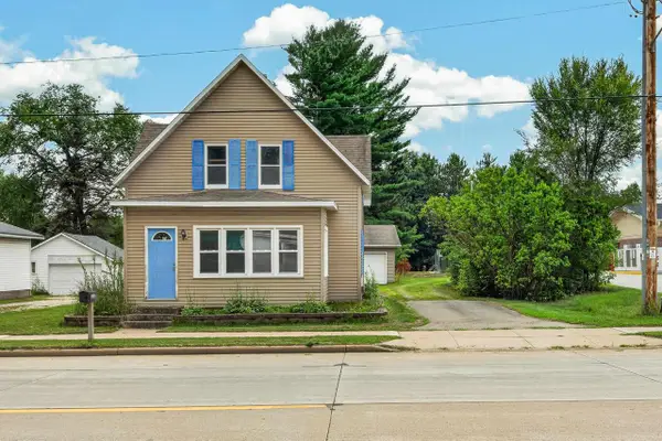 525 W Bannerman Avenue, Redgranite, WI 54970