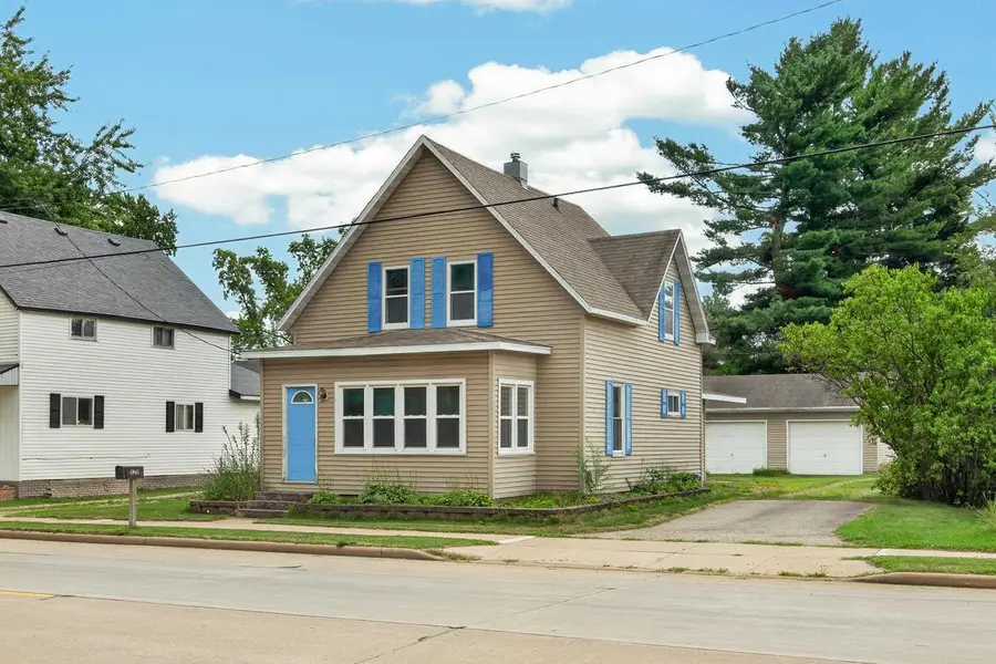 525 W Bannerman Avenue, Redgranite, WI 54970 - #2
