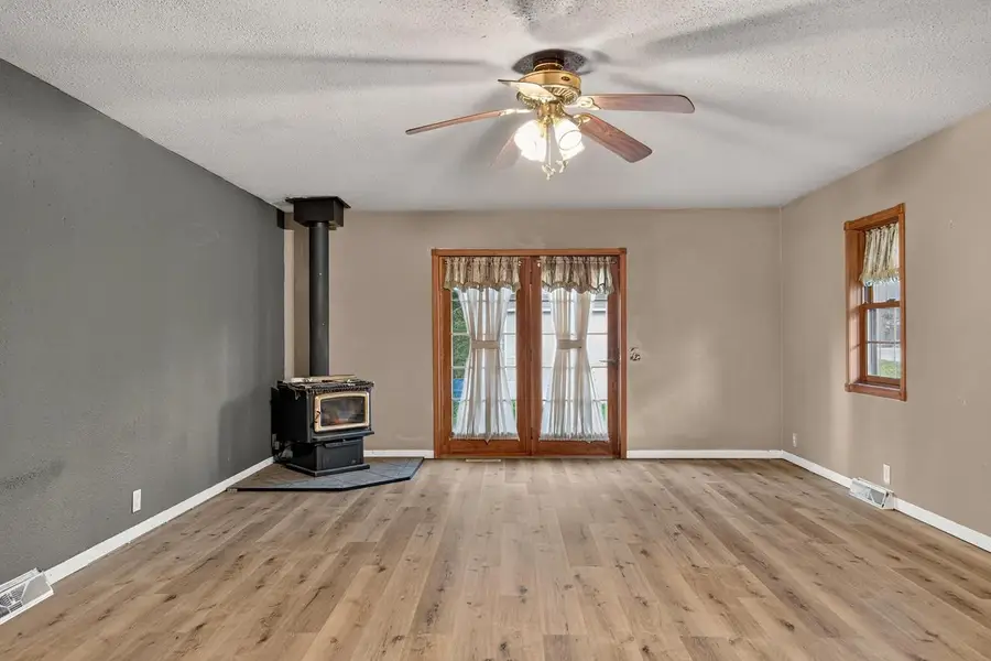 525 W Bannerman Avenue, Redgranite, WI 54970 - #3