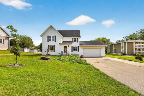 801 E Chestnut Street, Pardeeville, WI 53954