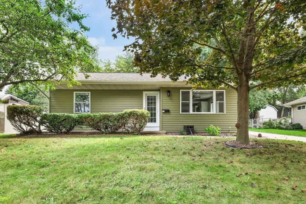 13 Arizona Circle, Madison, WI 53704 - #1