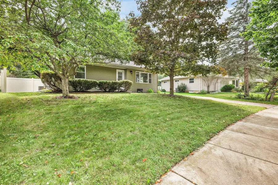 13 Arizona Circle, Madison, WI 53704 - #2