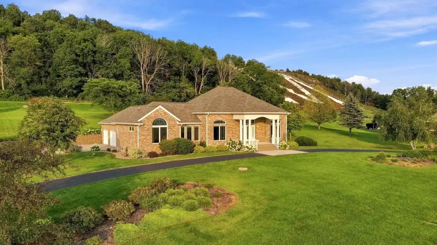 18860 Pleasant View Lane, Platteville, WI 53818 - #2