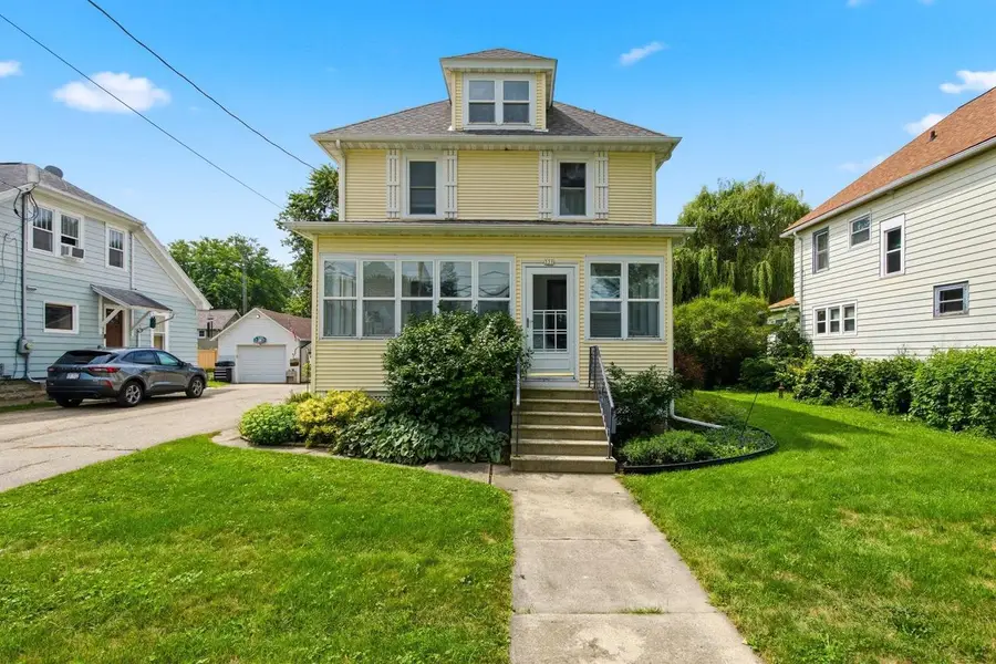 331 W Harrison Street, Columbus, WI 53925 - #3