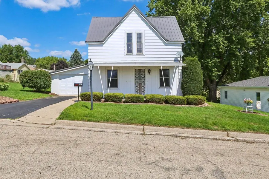 207 4th Street, Mineral Point, WI 53565 - #2