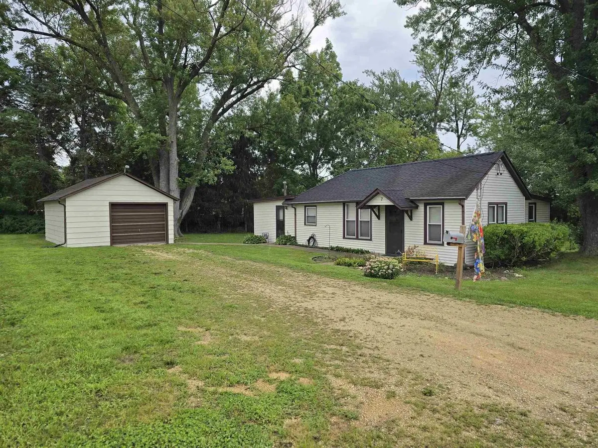 7 S Bruce Street, Darien, WI 53114 - #1