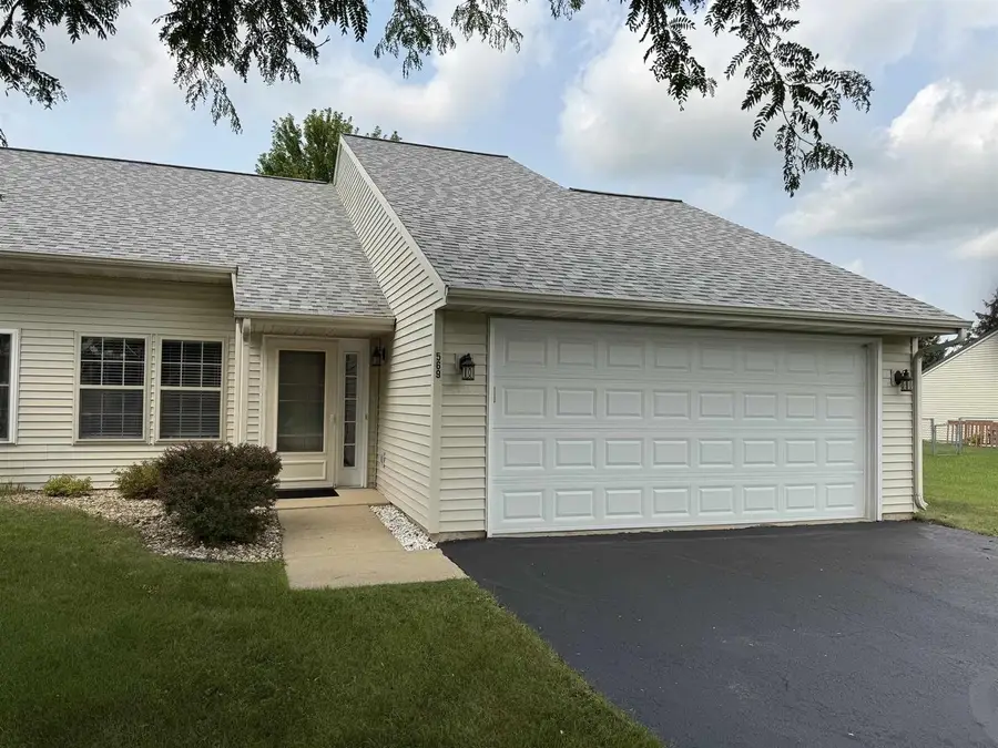 569 E Slifer Street #2, Portage, WI 53901 - #2