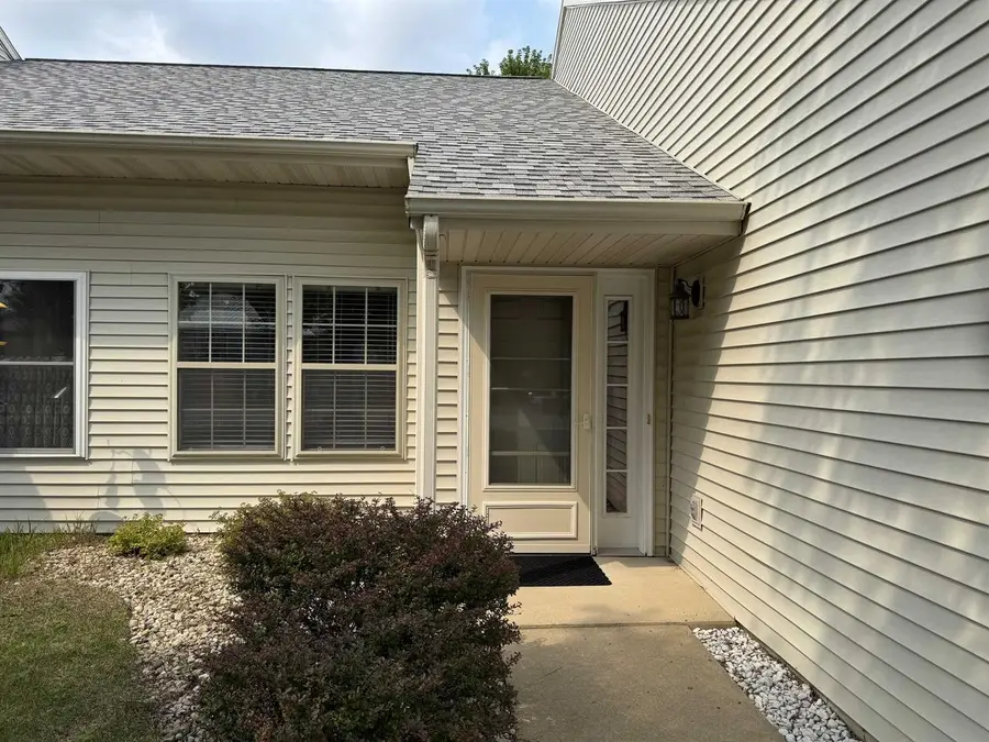 569 E Slifer Street #2, Portage, WI 53901 - #3