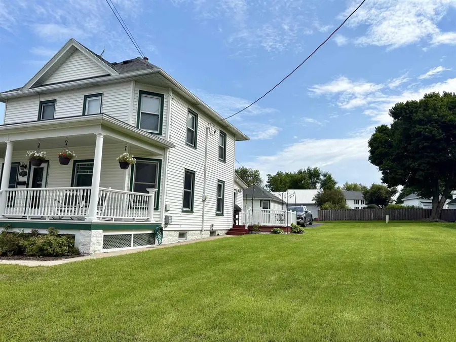 337 W Harrison Street, Shullsburg, WI 53586 - #3