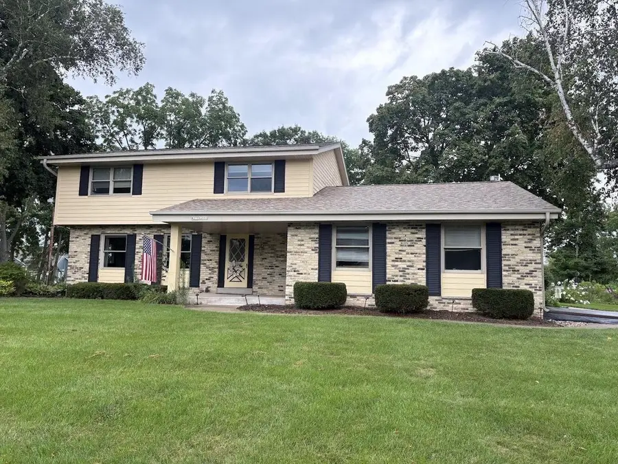 W275 N4880 S Courtland Circle, Pewaukee, WI 53072 - #2