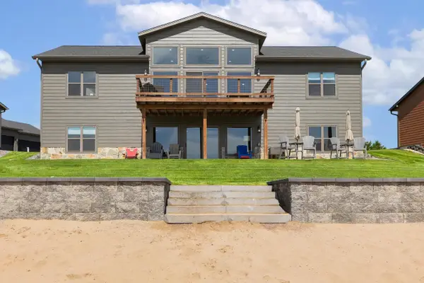 N8670 Beachtown Circle, New Lisbon, WI 53950