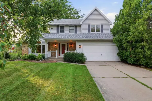 14 W Newhaven Circle, Madison, WI 53717