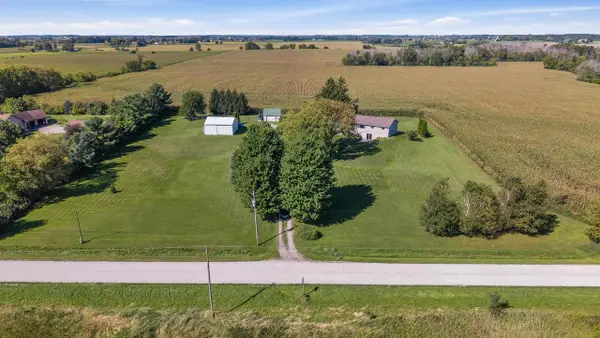 N5437 Blackbird Road, Beaver Dam, WI 53916
