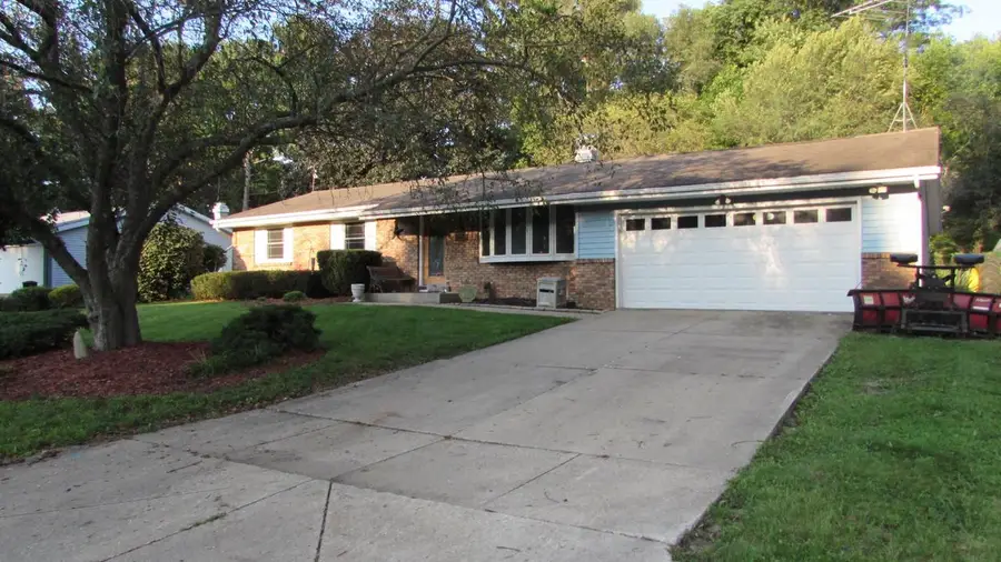 522 Sussex Drive, Janesville, WI 53546 - #3