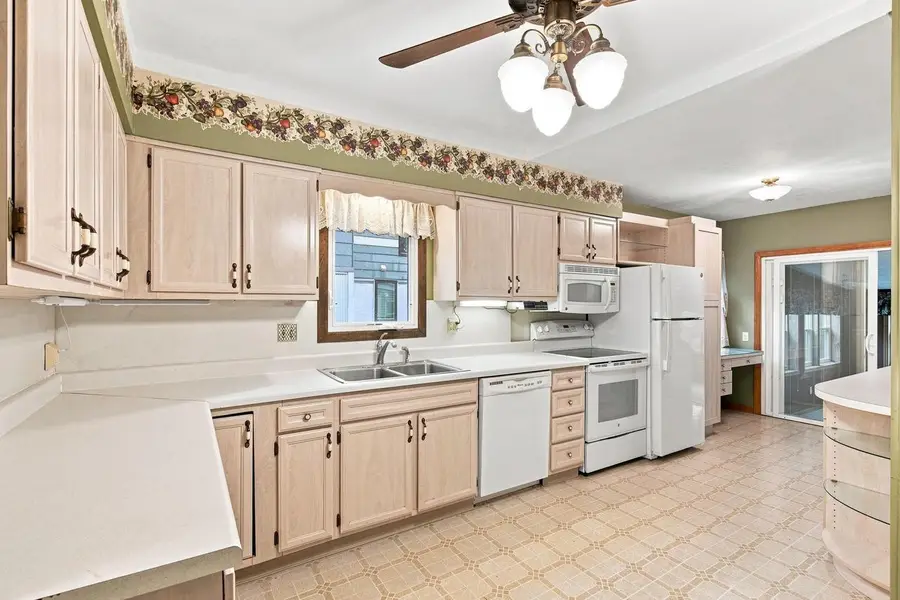 54 S Marquette Street, Madison, WI 53704 - #2