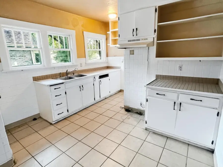 1329 Yates Avenue, Beloit, WI 53511 - #2