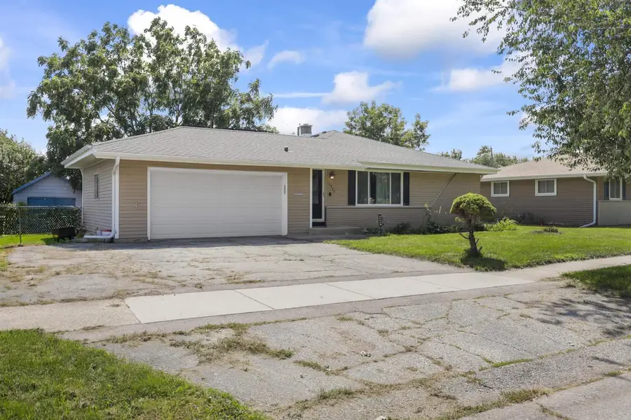 1325 W Conde Street, Janesville, WI 53546 - #2