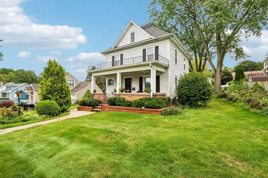 313 S 2nd Street, Mount Horeb, WI 53572 - #3