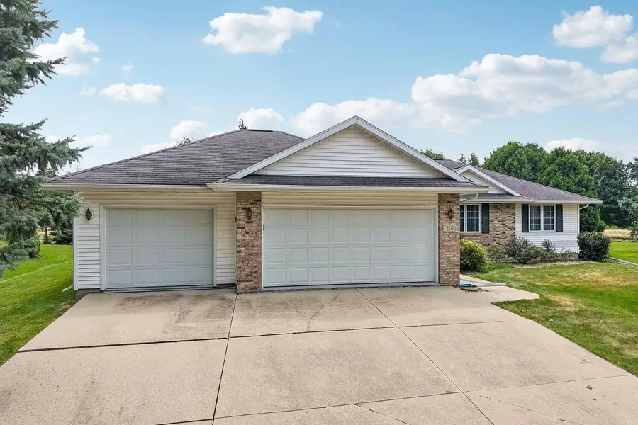 210 Pinnacle Drive, Lake Mills, WI 53551 - #2
