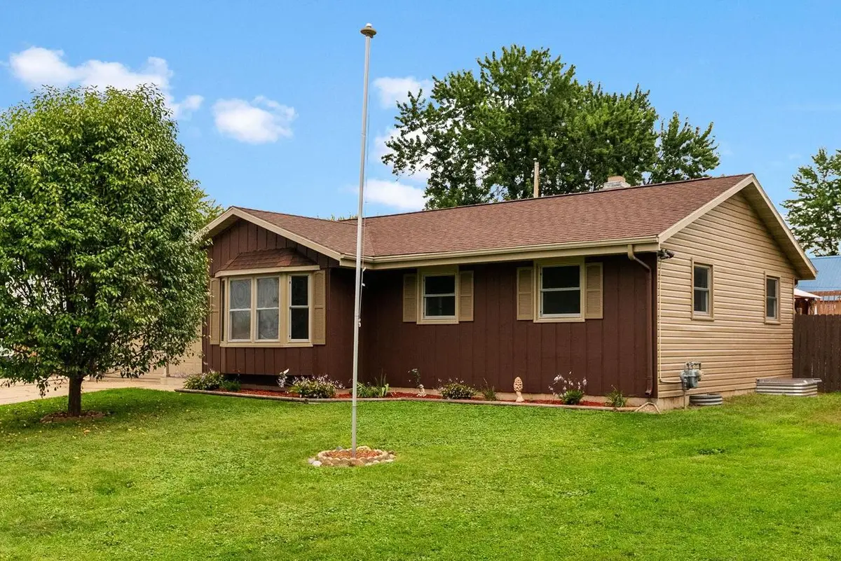 1821 S Marion Avenue, Janesville, WI 53546 - #1
