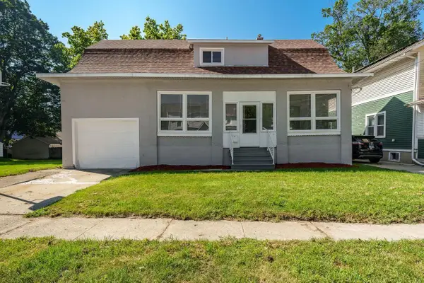 103 E Roosevelt Street, Freeport, IL 61032