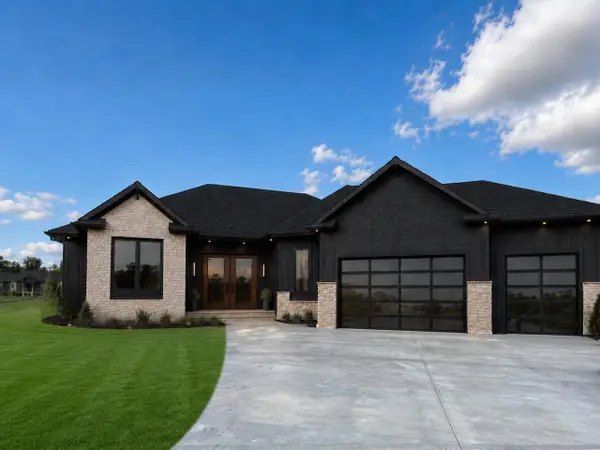 2866 Oakridge Court, Janesville, WI 53545