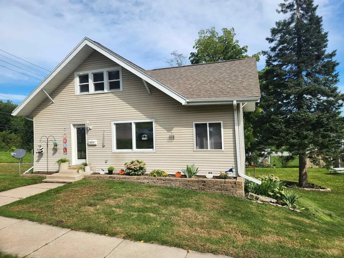 216 Nassau Street, Elroy, WI 53929 - #1