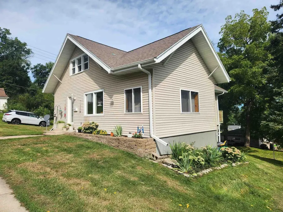 216 Nassau Street, Elroy, WI 53929 - #2
