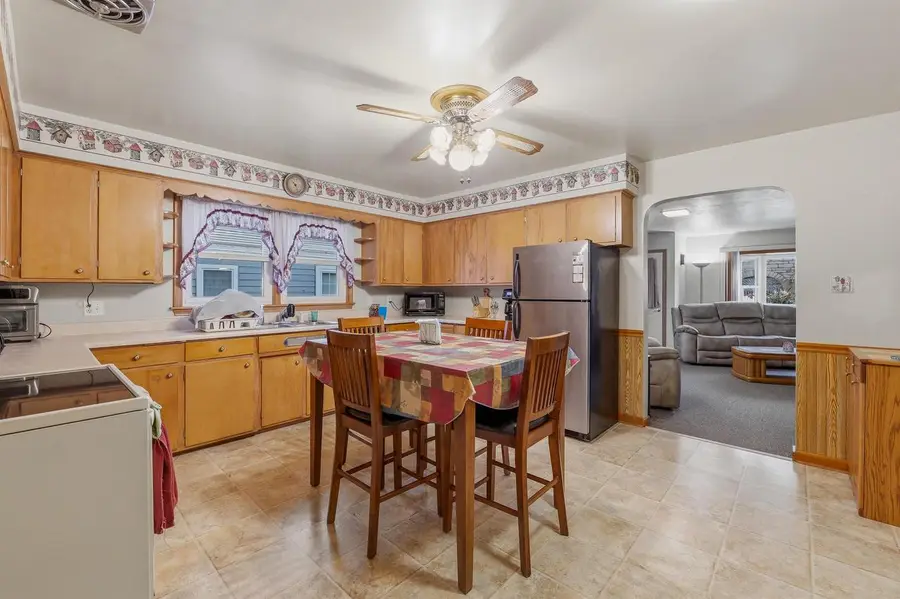 253 S Madison Street, Waupun, WI 53963 - #3