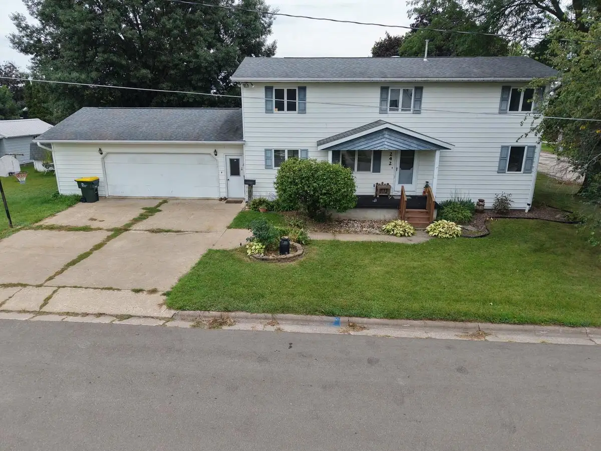 242 S Taylor Street, Lancaster, WI 53813 - #1