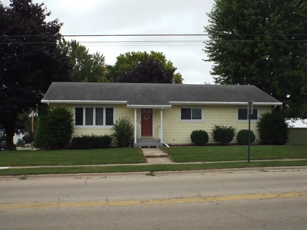 303 W Oshkosh Street, Ripon, WI 54971 - #1
