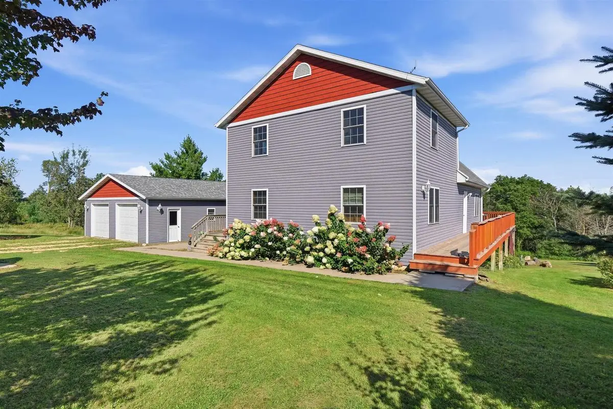 S1340 Fox'N Hounds Court, La Valle, WI 53941 - #1