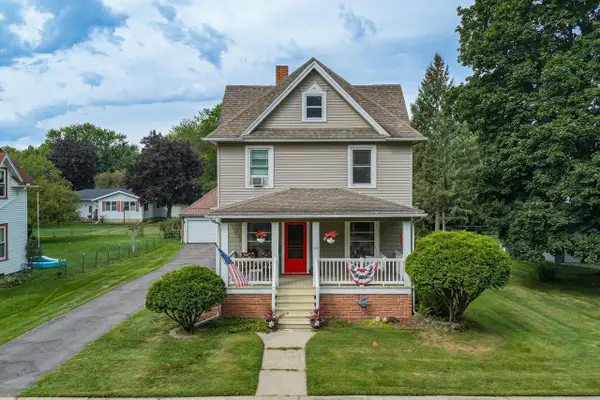 520 Ellinwood Avenue, Reedsburg, WI 53959