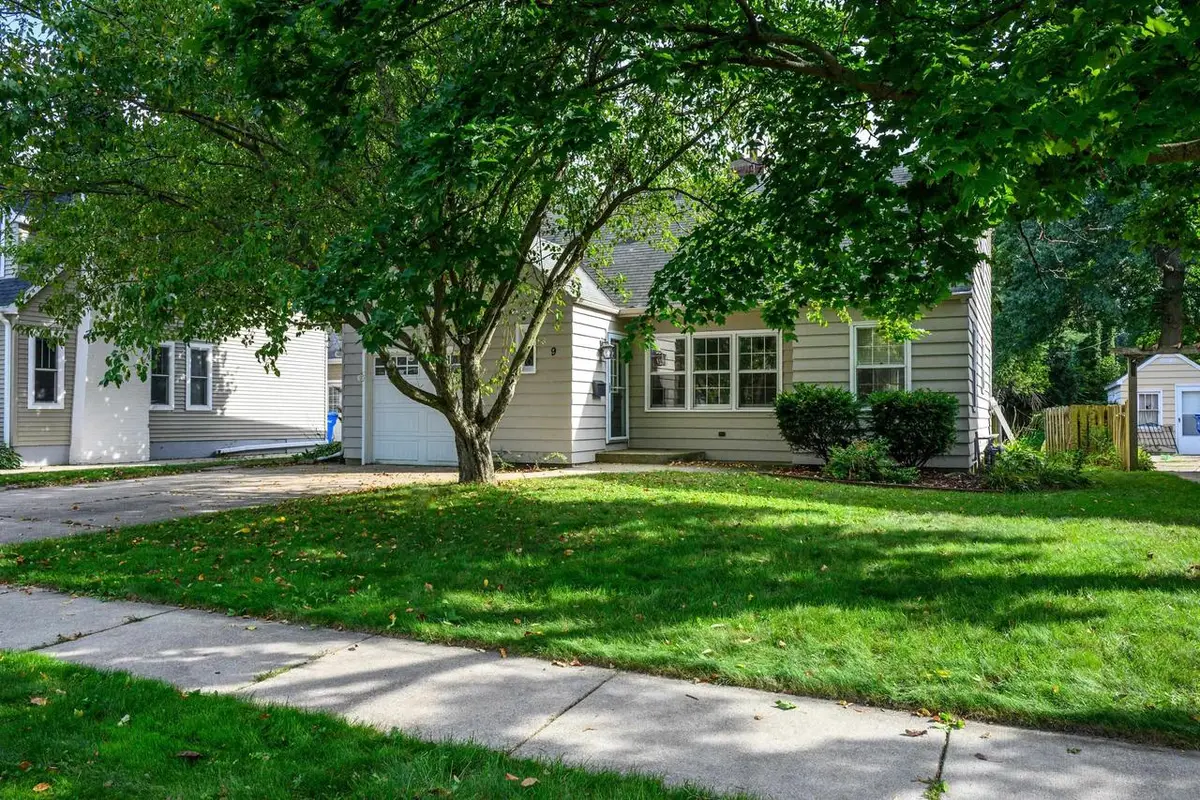9 Oxford Place, Madison, WI 53704 - #1